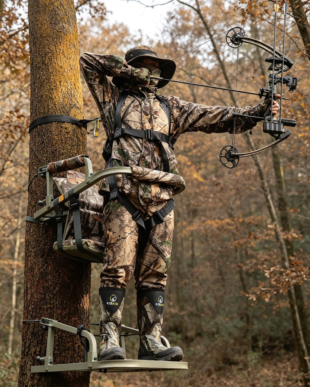 Climbing Tree Stand with Harness and Camo Seat Cushion K948227